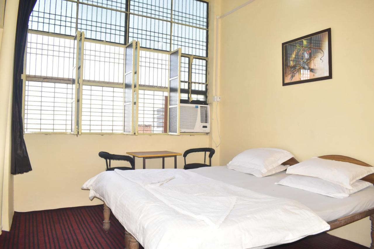 Hotel Om Rest House Varanasi Exterior foto